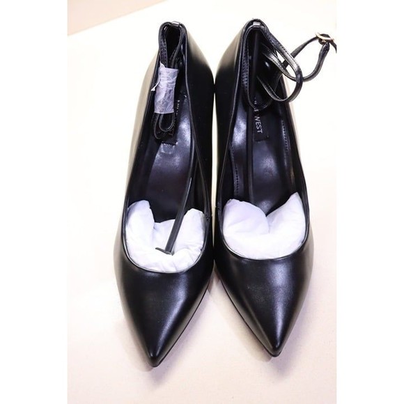 Nine West Women's Trevs Pump 9.5 Sexy Pointed Toe Ankle Strap Black Stiletto - Picture 3 of 5